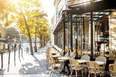 Tạo Không Gian Sân Vườn Đẹp Với Xích Đu Sân Vườn, Bàn Ghế Cafe Ngoài Trời Và Băng Ghế Công Viên