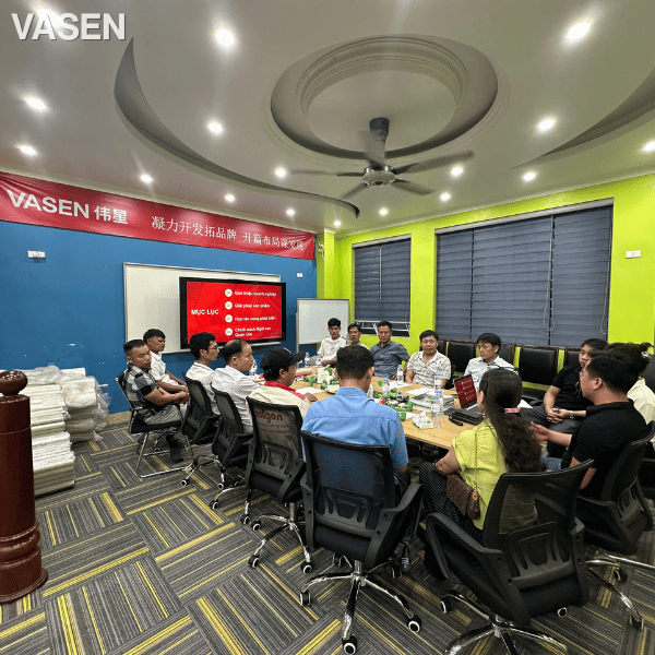 Hình ảnh giao lưu thợ điện nước và test áp