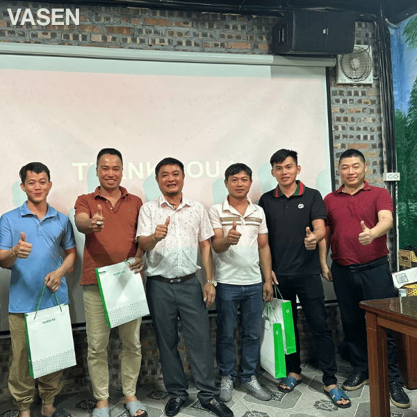 Hình ảnh giao lưu thợ điện nước và test áp