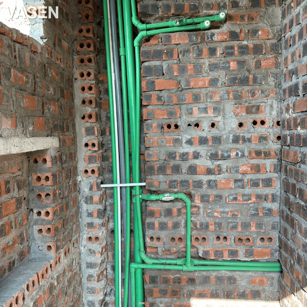 Hình ảnh giao lưu thợ điện nước và test áp